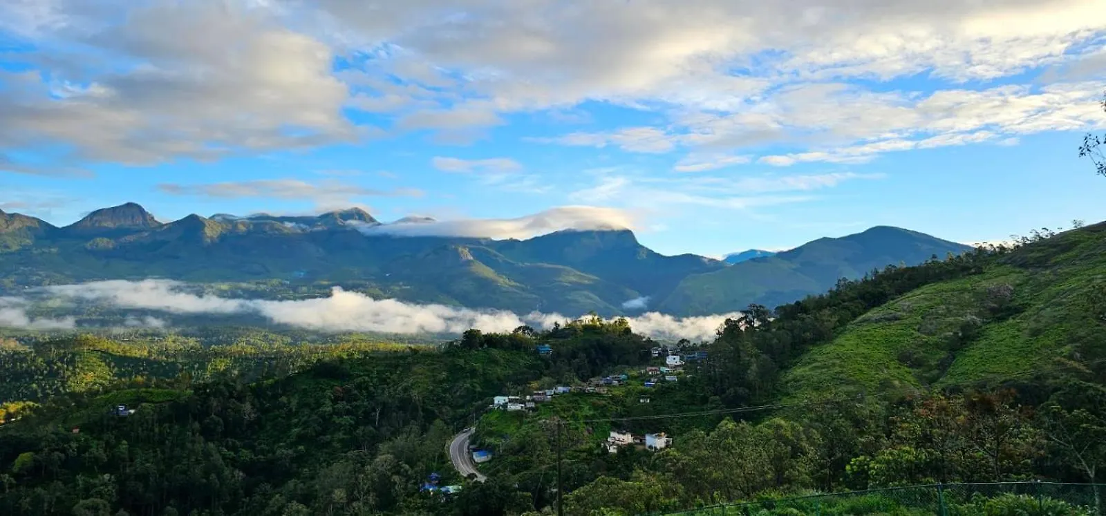 Wild Lily Apartment Pooppara Homestay
